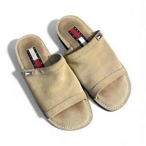 G9- Tommy Hilfiger Women’s 6 Suede Tan Slide Sandals with Logo